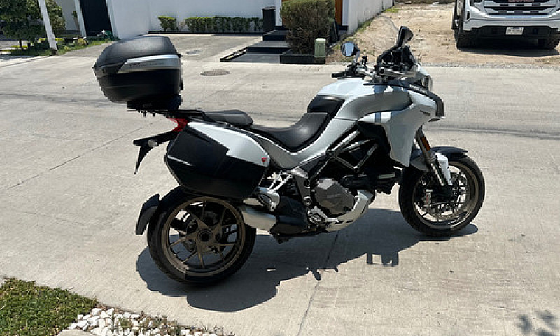 Ducati Multistrada 1...