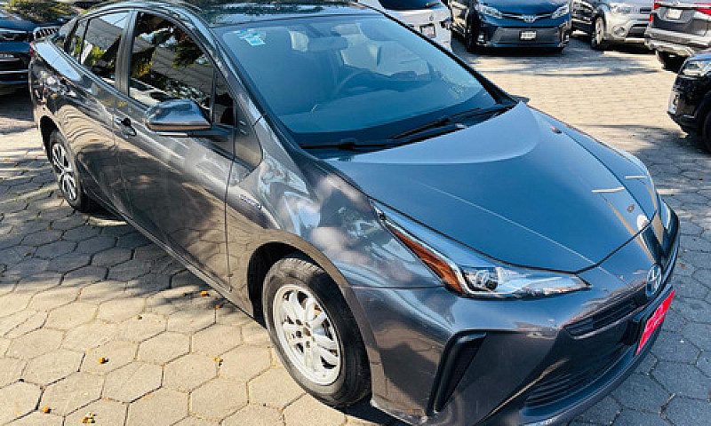 Toyota Prius 2020...