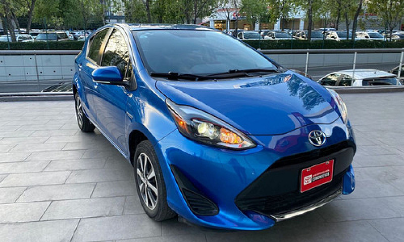 Toyota Prius 2021...