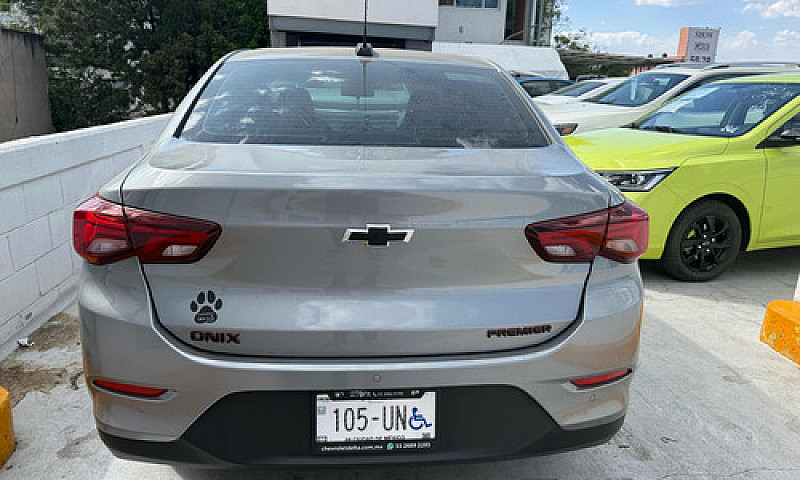 Chevrolet Onix 1.0T ...