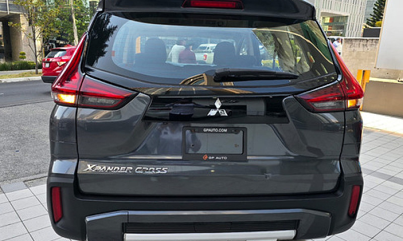 Mitsubishi Xpander 1...