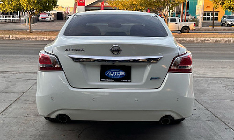 Nissan Altima 2015...