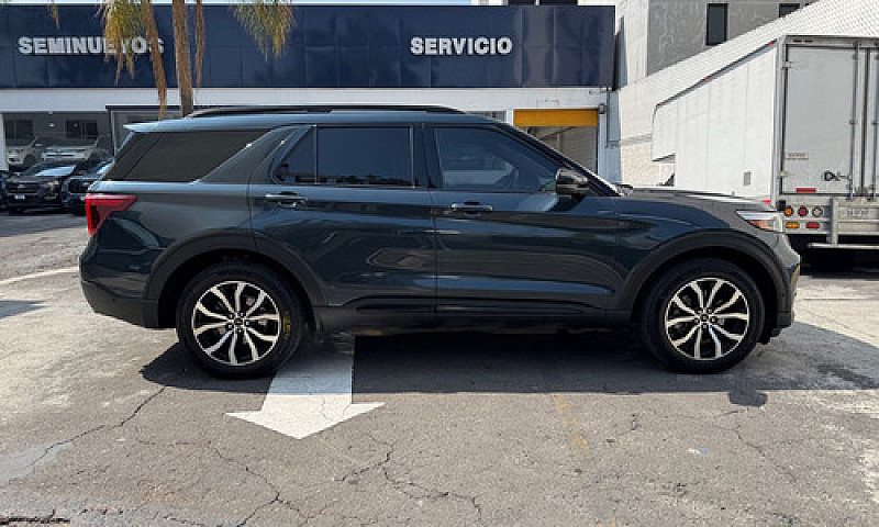 Ford Explorer 2022...