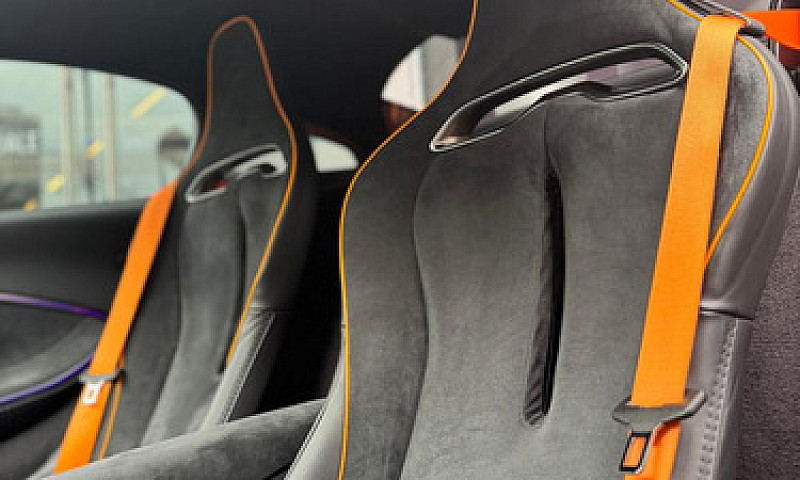 Mclaren Artura Coupé...