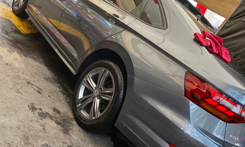 Volkswagen Jetta 1.4...