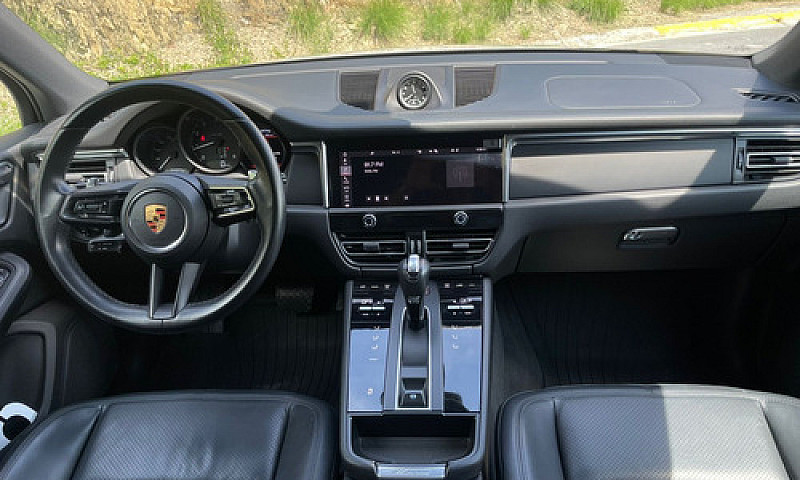 Porsche Macan Turbo ...