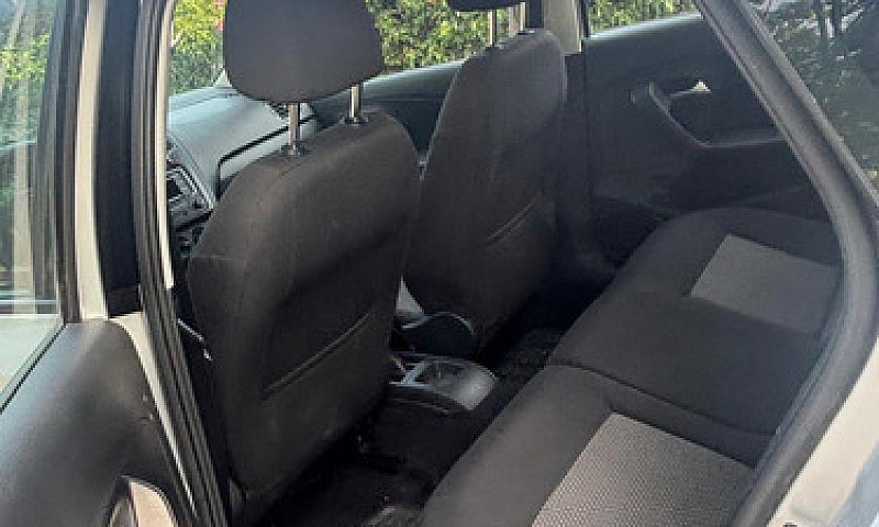Volkswagen Vento 1.6...