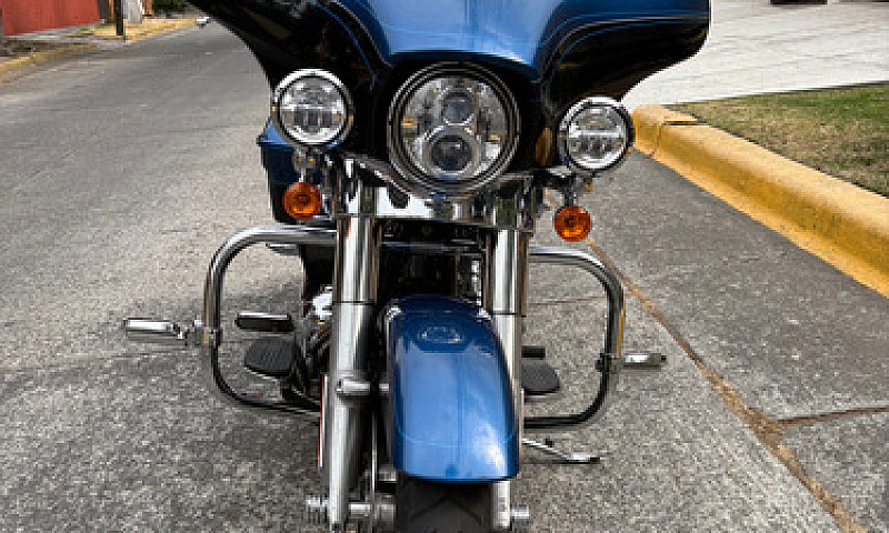 Harley-Davidson Stre...