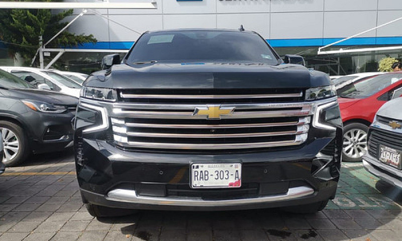 Chevrolet Suburban 2...