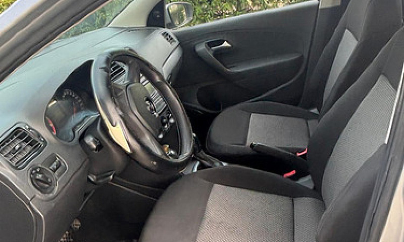 Volkswagen Vento 1.6...