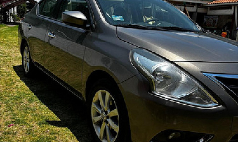 Nissan Versa 1.6 Adv...