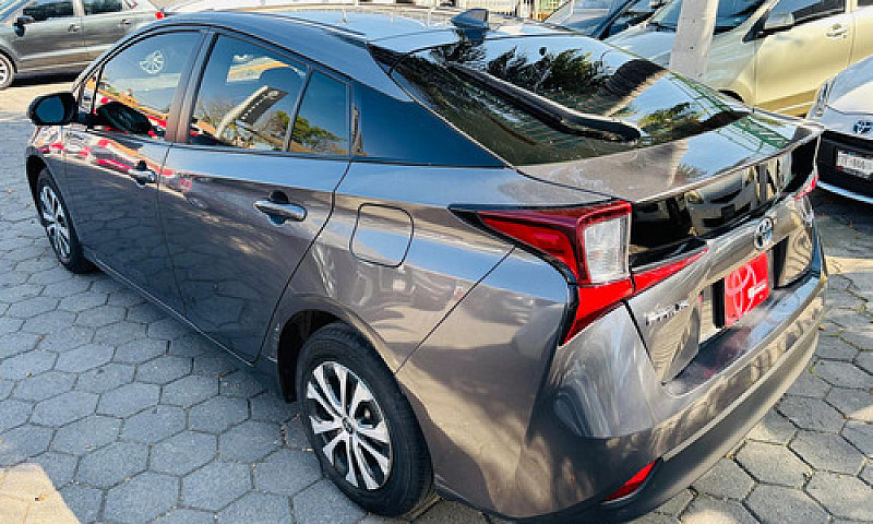 Toyota Prius 2020...