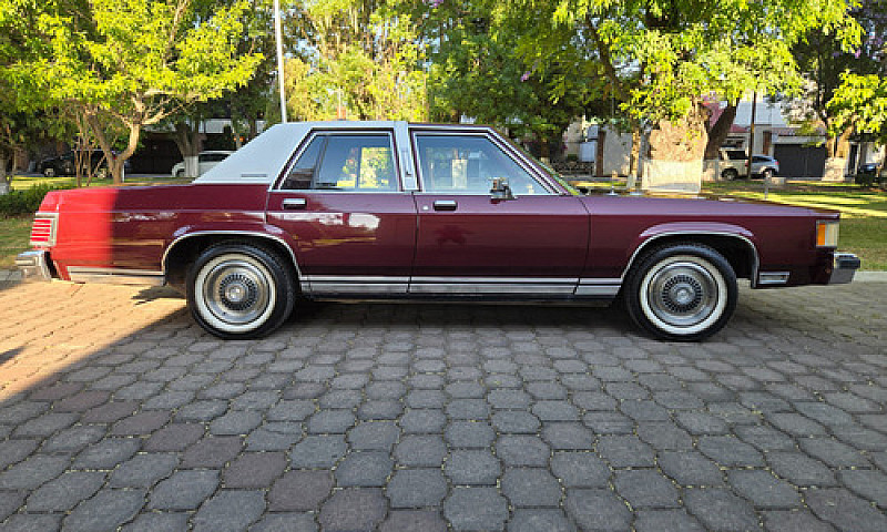 Ford Grand Marquis V...