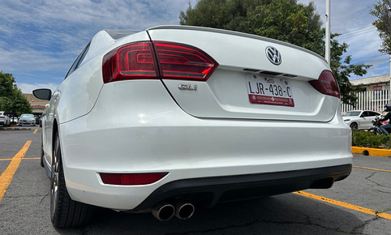 Volkswagen Jetta 2.0...