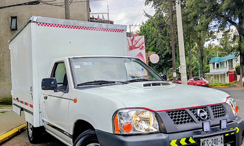 Nissan Np300 2.5 Tdi...