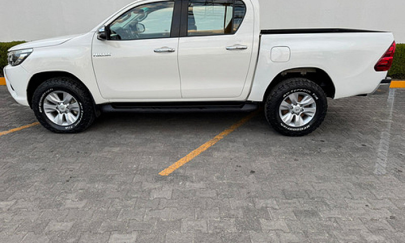 Toyota  Hilux Pick-U...