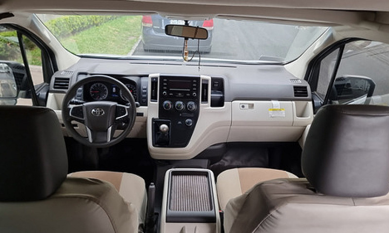 Toyota Hiace 2022 Pa...