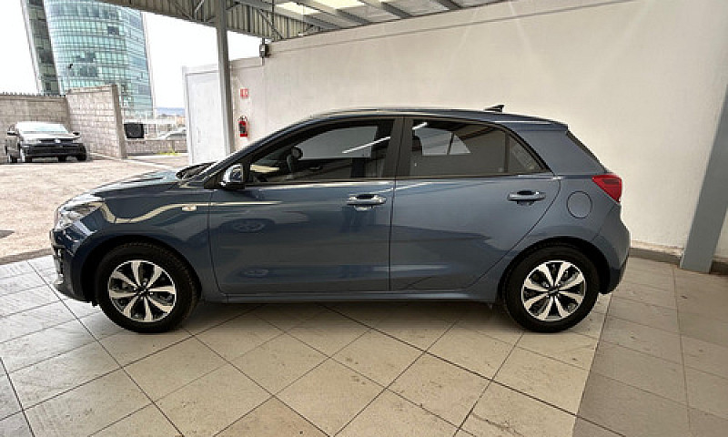 Kia Kia Rio Hb 2022...