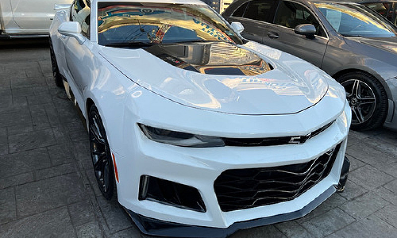 Chevrolet Camaro Zl1...