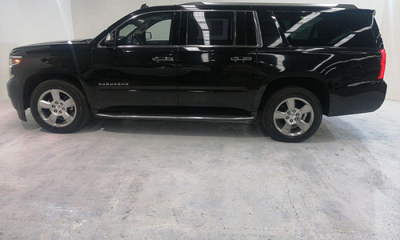Chevrolet Suburban 2...