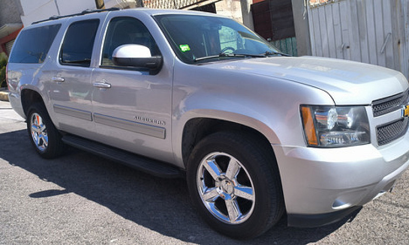 Chevrolet Suburban 5...