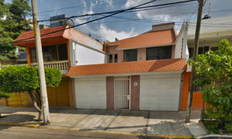 Casa En Venta, Ubica...