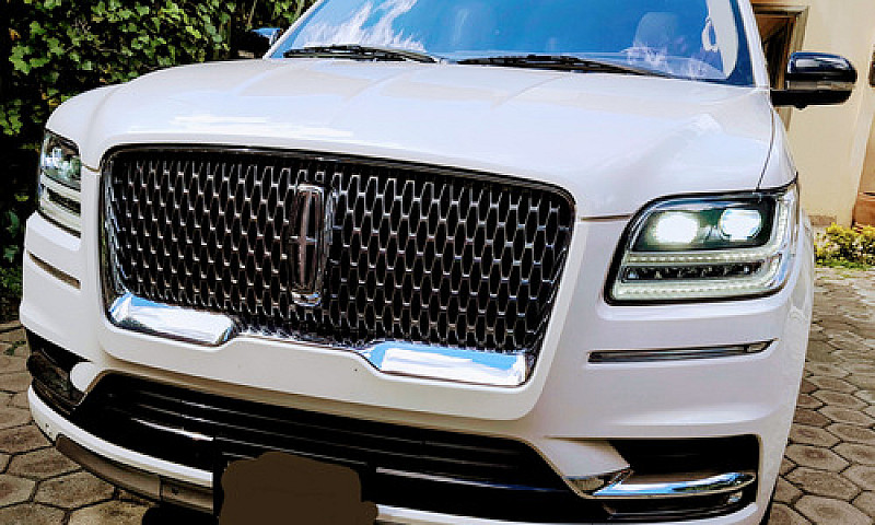 Lincoln Navigator 3....