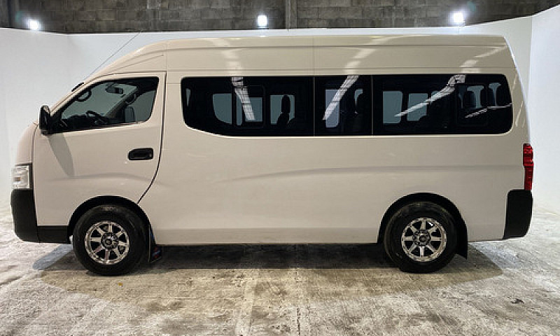 Nissan Urvan 2017 2....
