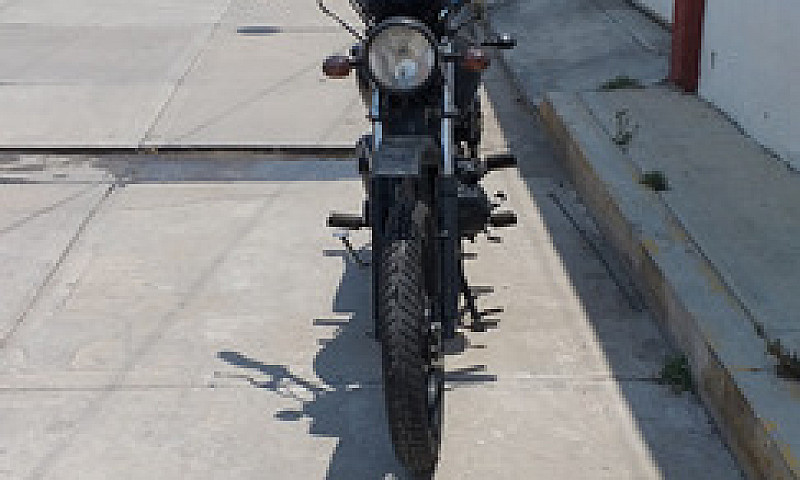 Motocicleta De Traba...