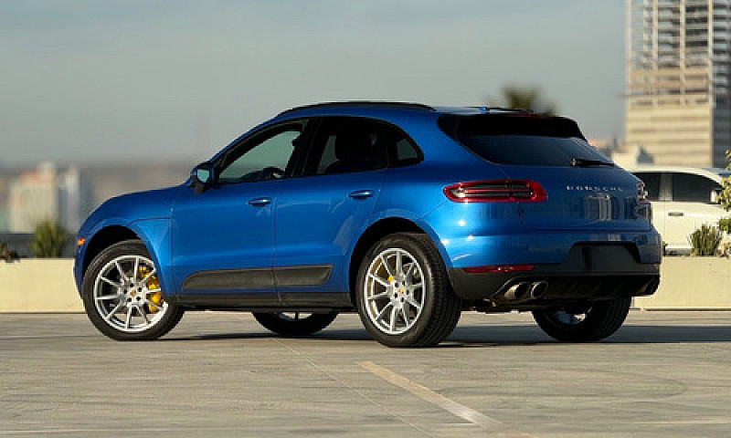 Porsche Macan S...