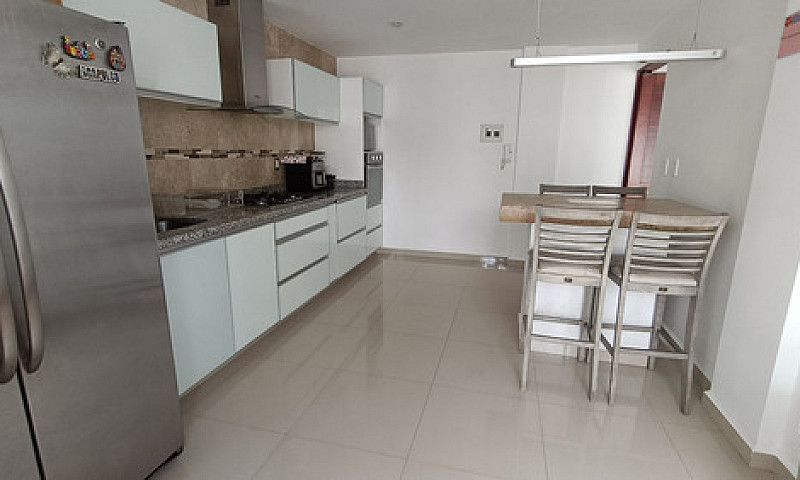 Moderna Casa En Priv...