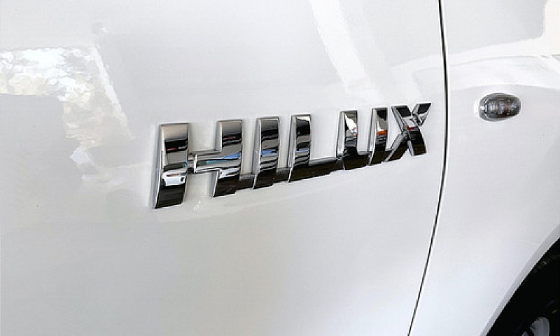 Toyota Hilux 2020...