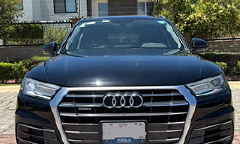 Audi Q5 2.0 L T Sele...