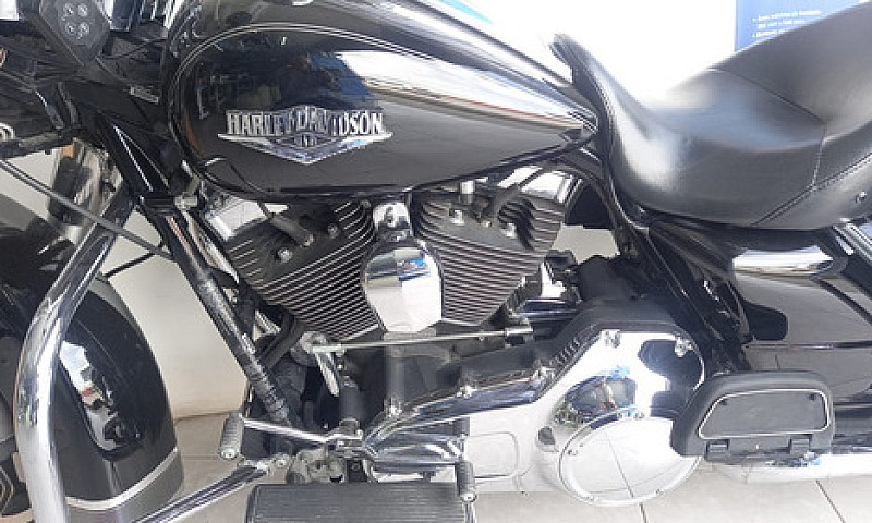 Harley-Davidson Flhr...
