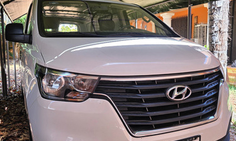 Hyundai Starex 2.4 C...