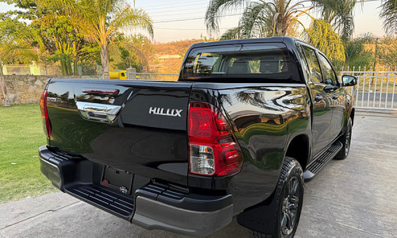 Toyota Hilux 2.7 Cab...