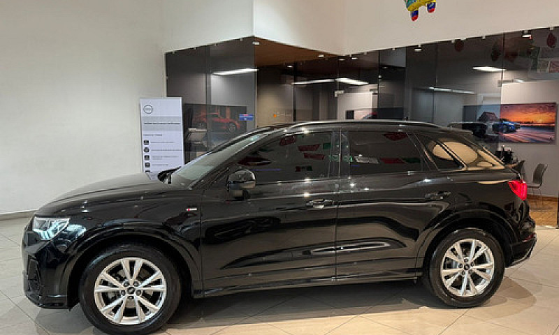 Audi Q3 2.0 S Line 1...