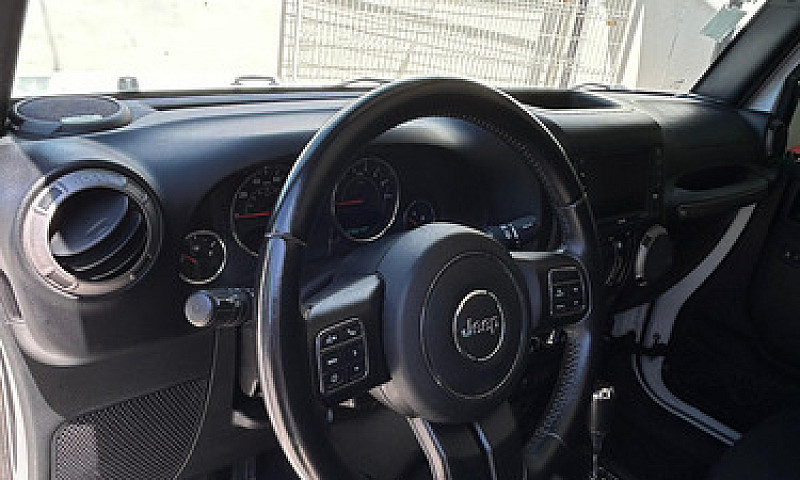 Jeep Wrangler Unlimi...