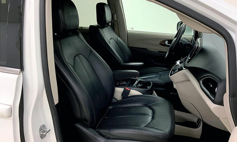 Chrysler Pacifica 20...