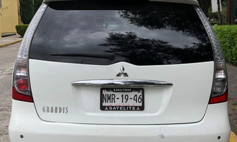 Mitsubishi Grandis 2...