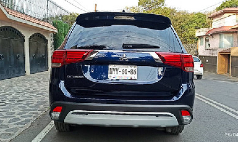 Mitsubishi Outlander...