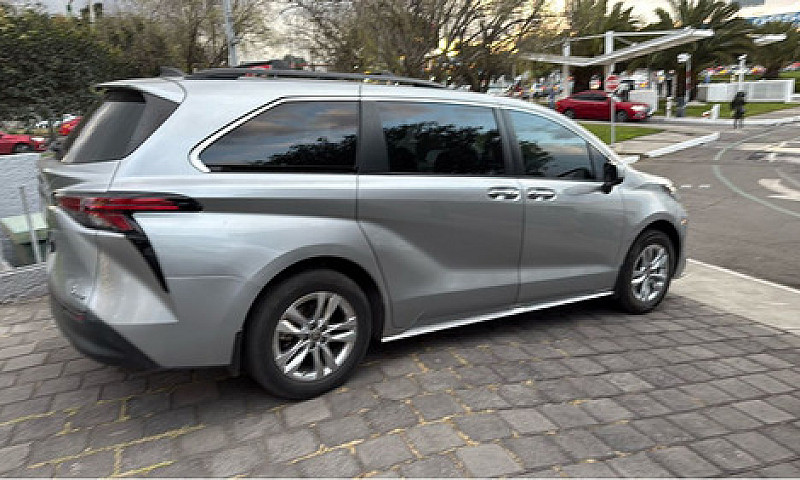 Toyota Sienna 2022...