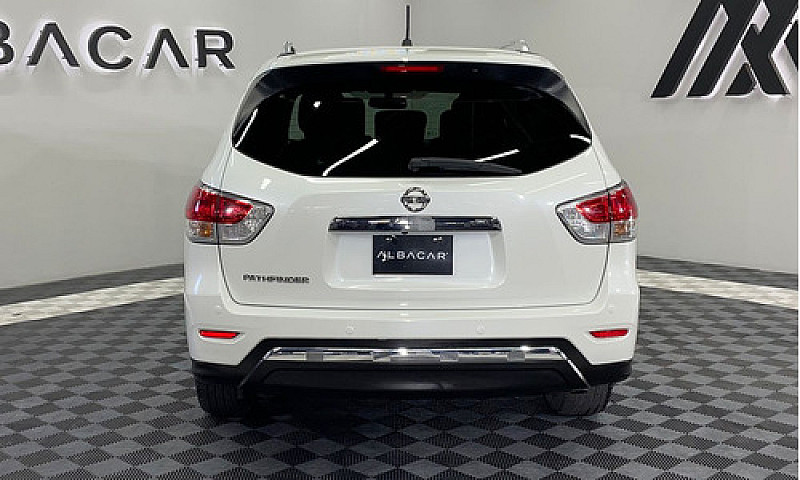 Nissan Pathfinder 20...