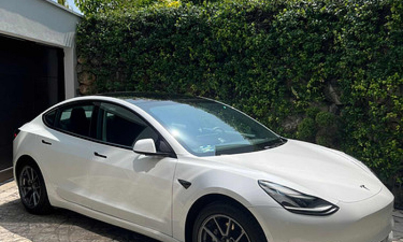 Tesla Model 3 2021 B...