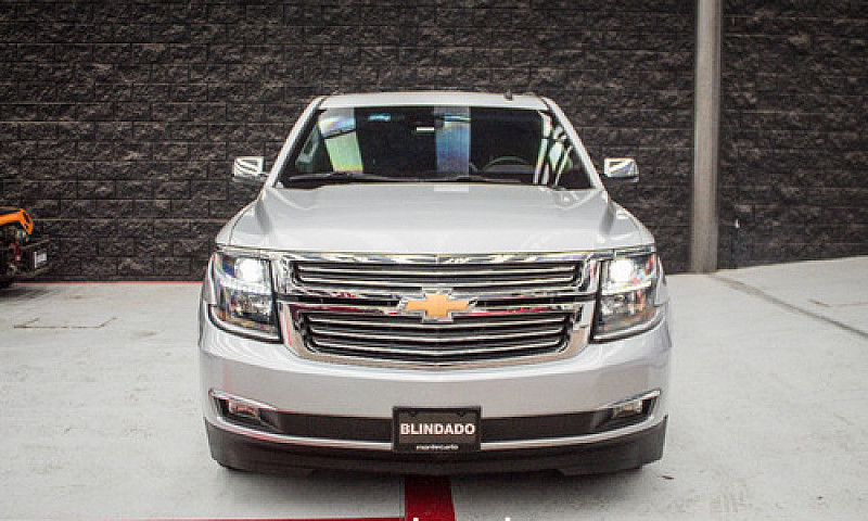 Chevrolet Suburban 2...