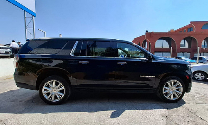 Chevrolet Suburban 2...