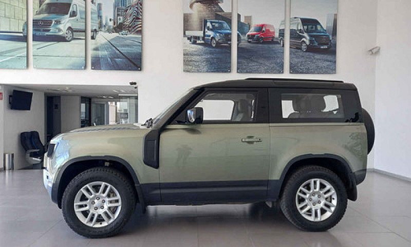 Land Rover Defender ...