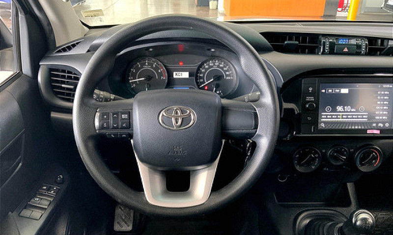 Toyota Hilux 2022...