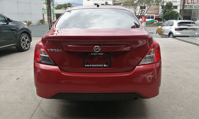 Nissan Versa 2019 1....