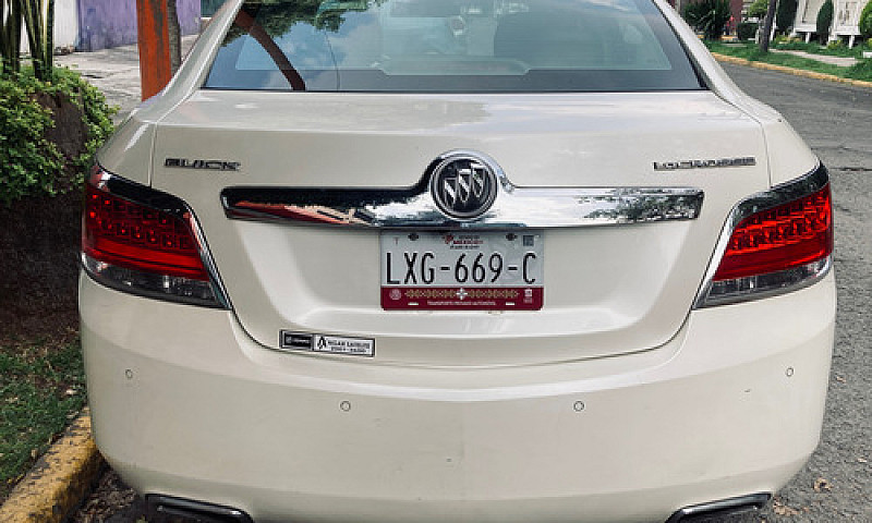 Buick Lacrosse C At...
